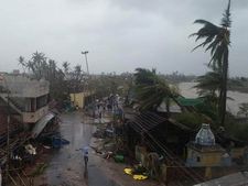 கஜா பாதிப்பிலிருந்து.. காவிரி டெல்டா மீண்டு வர பல வருடமாகும்.. திகில் தரும் கள நிலவரம் #savedelta 