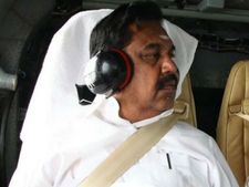  புயல் பாதித்த திருவாரூர், நாகைக்கு செல்கிறார் முதல்வர்.. இந்த முறை ரயிலில்!