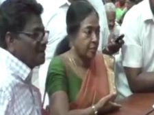 வைரலாகும் ஸ்டெர்லைட் எதிர்ப்பு போராளி பாத்திமா பாபு ஆபாச வீடியோ.. பின்னணி என்ன? 