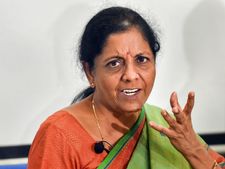 கஜா புயல் மீட்பு பணிக்கு ராணுவத்தை அனுப்பாதது ஏன்? நிர்மலா சீதாராமன் சொல்வதை பாருங்க 