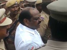 ஊருக்கு போறப்ப 2012 படம் மாதிரி இருந்தது.. கஜாவால் குலைந்த பட்டுக்கோட்டை! - பகீர் வீடியோ 