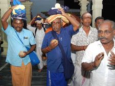 என்கிட்ட பேசுன மாதிரி கேரள எம்.பிகிட்ட பேச முடியுமா?.. ஸ்ட்ரிக்ட் எஸ்.பிக்கு பொன்னார் பொளேர்! 