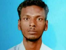 சர்கார் பட பேனரை கிழித்த இளைஞர் மர்ம மரணம்.. தூக்கில் தொங்கியதால் பரபரப்பு 