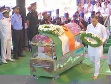 மத்திய அமைச்சர் அனந்தகுமார் உடல் முழு அரசு மரியாதையுடன் தகனம்! 