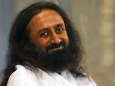 இந்து கோவிலில் இந்து மத நிகழ்ச்சிக்கு தடையா? என்ன இது? ஸ்ரீ ஸ்ரீ ரவிசங்கர் கேள்வி! 