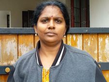 அரிவாளுடன் விரட்டிய கயல்விழி.. தெறித்து ஓடிய திருடர்கள்.. கோவை அருகே தில் பெண்.. குவியும் பாராட்டு! 