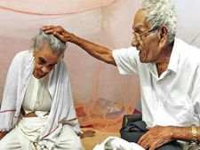  72 ஆண்டுகளுக்கு பின்னர் மீண்டும் சந்தித்த கேரள தம்பதி… கேரளாவில் நெகிழ்ச்சியான ஒரு 96 திரைப்படம் 