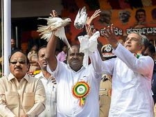 கட்சியினரை கூல் பண்ணும் காங், ம.  ஜனதா தளம்.. அமைச்சர் கனவில் காங்.எம்எல்ஏக்கள்! 