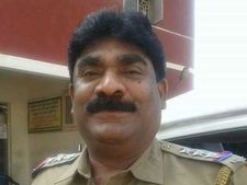 நகையை கண்டுபிடித்த இன்ஸ்பெக்டரே அதை அபேஸ் செய்ததாக பரபரப்பு புகார் 