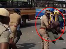 எச். ராஜா உருவ பொம்மையை எரிக்க முயன்ற விசிக.. தூக்கி கொண்டு ஓடிய போலீஸ்.. திருச்சியில் பரபரப்பு 