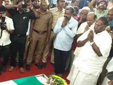 மறைந்த பிரபல எழுத்தாளர் பிரபஞ்சன் உடல் தகனம்…  புதுச்சேரி அரசு சார்பில் முழு மரியாதையுடன் தகனம் 