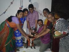 அரைச்ச சந்தனம் மணக்கும் குங்குமம்.. அது நம்ம முருகானந்தம் வாத்தியார் வீட்டு நாய்க்கு! 