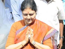 ஆம், தெரியாது.. முதல் நாள் கேள்விகளுக்கு சசிகலா பதில்.. இன்றும் தொடர்கிறது ஐடி விசாரணை 