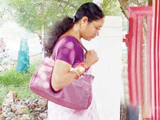  திருச்சி சிலை கடத்தல் தடுப்பு பிரிவில் திருமகள் ஆஜர்.. கையெழுத்திட்டார்!