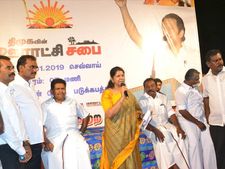 தூத்துக்குடி லோக்சபா தொகுதியில் கனிமொழி போட்டி? பக்கா பிளான் ரெடி! 