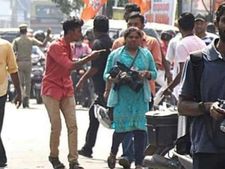 ஊடகப் பெண் ஒளிப்பதிவாளர் மீது தாக்குதல்... கேரளாவில் களேபரம்