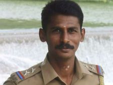 பஸ்ஸை தொட்டு பாருங்க.. வீரம் காட்டிய 