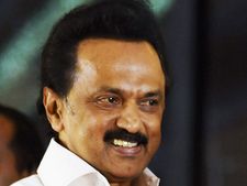 அவர் 20 ரூபாய் தினகரன்.. அவரை பார்த்து எங்களுக்கு பயமில்லை.. டிடிவியை கிண்டல் செய்த ஸ்டாலின்! 