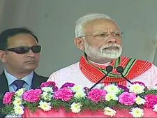 தமிழக இளைஞர்களே ஜாக்கிரதை.. அவர்களிடம் எச்சரிக்கையாக இருங்கள்.. மோடி அறிவுரை! 