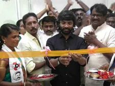 அரசியலில் ரஜினியும், கமலும் எப்போது கைகோர்ப்பார்கள்…? கவிஞர் சினேகன் சூசக பதில் 