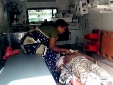 முளைப்பாரி திருவிழாவில் இரு தரப்பு மோதல்.. பாட்டி மண்டை உடைந்தது.. சங்கரன்கோவிலில்! 