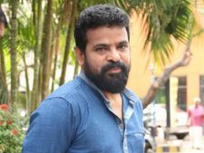 காலத்திற்கு ஏற்ப வாக்குக்கு பணம் பட்டுவாடா நடைபெறுகிறது - இயக்குனர் அமீர்
