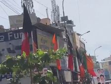 தோஸ்த் படா தோஸ்த்.. பாஜக கொடிக்கு அருகிலேயே அதிமுக கொடிகள்.. மோடிக்கு அதிமுக அடடே வரவேற்பு 
