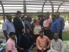 அரசுப் பள்ளி முன்னாள் ஆசிரியைக்கு சிறப்பான வரவேற்பு... துபாயில் நெகிழ்ச்சியான விழா 