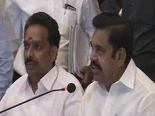காஷ்மீரில் வீரமரணமடைந்த தமிழக வீரர்களின் குடும்பத்தில் தலா ஒருவருக்கு அரசு பணி.. முதல்வர் அறிவிப்பு 