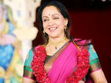  யோகி ஆதித்யநாத் அரசில், பசு பாதுகாப்பு தூதரான ஹேமமாலினி