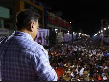 தமிழர்களே.. நாட்டின் பிரதமரை நீங்கள்தான் தேர்வு செய்ய போகிறீர்கள்.. கமல் பரபரப்பு பேச்சு 