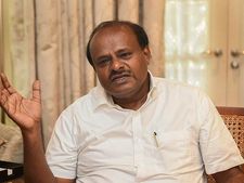 ஆட்சியை கலைக்க சபாநாயகருக்கு பாஜக ரூ.50 கோடி லஞ்சம்.. ஆடியோ வெளியிட்டு குமாரசாமி பகீர் குற்றச்சாட்டு