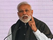 என் இதயம் எரிகிறது.. ஒருவரையும் விடக்கூடாது.. புல்வாமா தாக்குதல் பற்றி மோடி அனல் பேச்சு! 