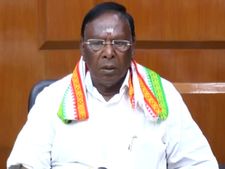 நான் ஒரு சாமியார்.. போட்டியிடச் சொன்னா போட்டியிடுவேன்.. நாராயணசாமி அதிரடி