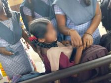 நான் உன் அப்பா.. 12 வயசு சிறுமியை கையை பிடித்து இழுத்த விஷமி.. பொதுமக்கள் சரமாரி அடி உதை 
