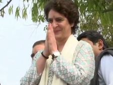 இங்க அவங்கதான் முக்கியம்.. உ.பி பேரணியில் ஒதுங்கி நின்ற ராகுல்.. தனியாக கவனம் ஈர்த்த பிரியங்கா! 