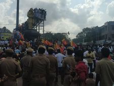 விமான நிலையத்துக்கு பசும்பொன் முத்துராமலிங்கத் தேவர் பெயர் சூட்டுக.. மதுரையில் பந்த் 