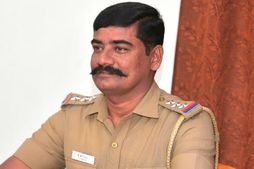 மூளைக்குச் செல்லும் நரம்பில் கோளாறு.. பணம் இல்லாததால் இன்ஸ்பெக்டர் பலியான சோகம்
