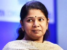 கனிமொழி- தூத்துக்குடி திமுக வேட்பாளர்: முதன்முறையாக நேரடி தேர்தலில் களமிறங்கும் கருணாநிதி மகள்!