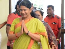  தூத்துக்குடியில் கனிமொழி போட்டி உறுதியானது.. திமுக சார்பில் விருப்பமனு அளித்தார்!
