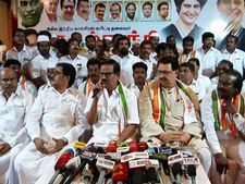 சந்தையில் மாடு வாங்குவது போல பேரம் பேசுகிறது தேமுதிக.. கே. எஸ். அழகிரி பொளேர் பொளேர்!