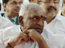 நரேந்திர மோடிக்கு எதிராக வேட்புமனு செய்யாதீர்… அய்யாக்கண்ணு  பொன். ராதா வேண்டுகோள் 