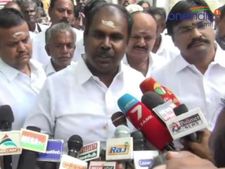 பரிசுப்பெட்டி அல்ல.. அது காலி பெருங்காய டப்பா… அமமுக சின்னம் குறித்து ஆர்.பி.உதயகுமார் விமர்சனம் 