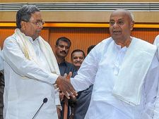 முதல் முறையாக, பெங்களூரில் களமிறங்கும் தேவகவுடா.. காங்கிரஸ், ம.ஜ.த குஷி.. பாஜக அதிர்ச்சி 