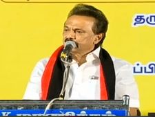 பெரியய்யா, சின்னய்யா..! சத்தியமா நான் சொல்லல.. தருமபுரி கூட்டத்தில்  பாமகவை கழுவி ஊற்றிய ஸ்டாலின் 