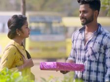 பைக்கில் ரொமான்ஸுக்குப் பிளான் செய்த ஆர்த்தி.. டிராப் செய்து ஜூட் விட்ட சந்தோஷ்! 