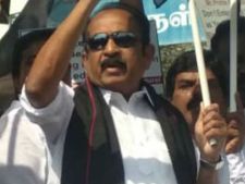 காமராஜர், கருணாநிதி போராடிப் பெற்ற அனைத்தையும் அழிக்கப் பார்க்கிறார்கள்…  வைகோ ஆவேசம் 