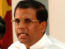 இலங்கையில் தொடர் குண்டுவெடிப்பு.. ஊரடங்கு பிறப்பித்தும் பதற்றம்.. அவசரநிலை பிரகடனம் செய்தார் அதிபர் 