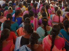கமல்ஹாசன் தத்தெடுத்த அதிகத்தூர் கிராமத்தில் குடிநீர் பிரச்சனை.. பொதுமக்கள் திடீர் சாலை மறியல் 