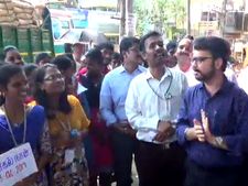 விரலில் மை இல்லைன்னா attendance கிடையாது.. மாணவ, மாணவிகளை கலாய்த்த மாவட்ட ஆட்சியர்!